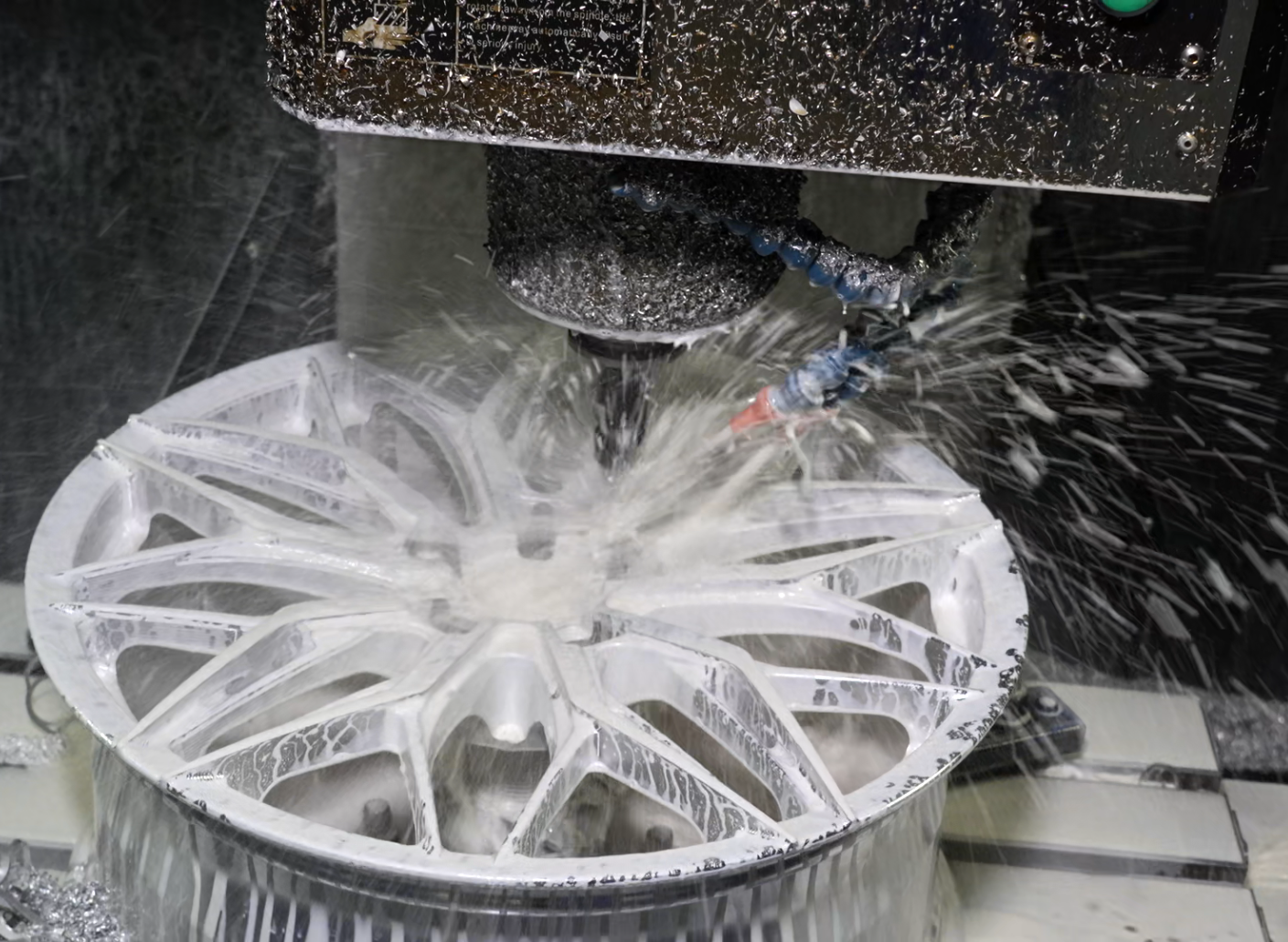 RAYONE CNC machining process for lightweight alloy wheels