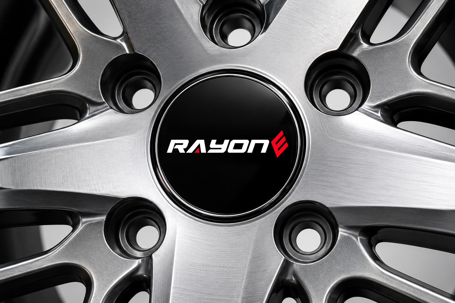 RAYONE wheel center cap integration detail
